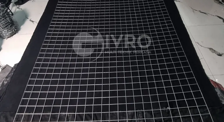 Pabrik ram mesh lembaran tebal 2.5 - 3 - 4 mili lubangan 5x5cm