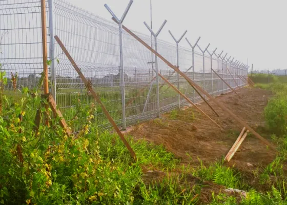 Pabrikasi Pagar Bandara Pabrikasi Pagar Bandara 1 pabrik_pagar_bandara_wiremesh_copy