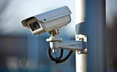 Tiang CCTV AntiKorosif  Solusi untuk Area Beriklim Ekstrem